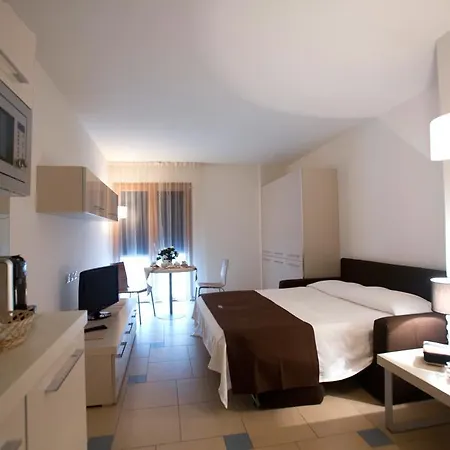 Lacroma Aparthotel Grado Room photo