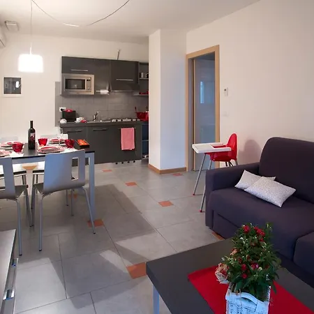 Lacroma Aparthotel Grado Room photo