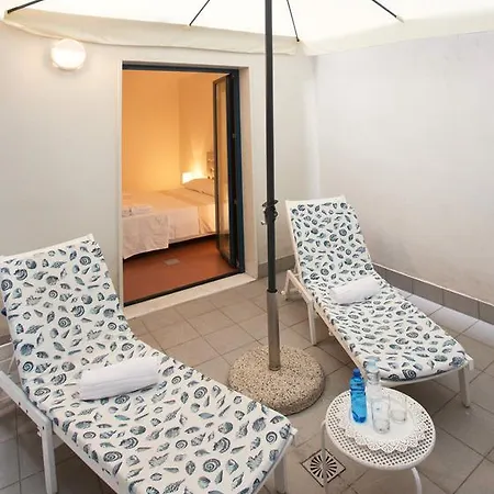 Lacroma Aparthotel Grado Room photo