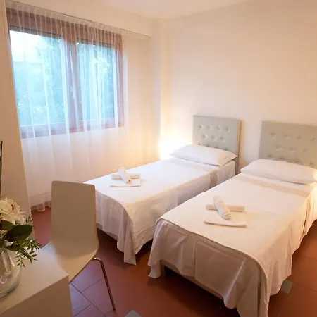 Lacroma Aparthotel Grado Room photo