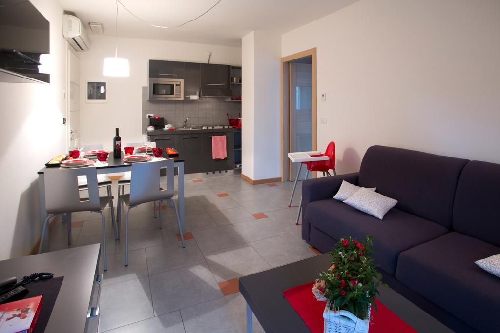 Aparthotel Lacroma 3*