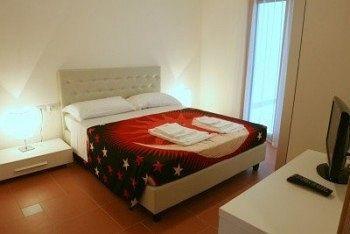 Lacroma 3*
