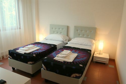 Lacroma 3*